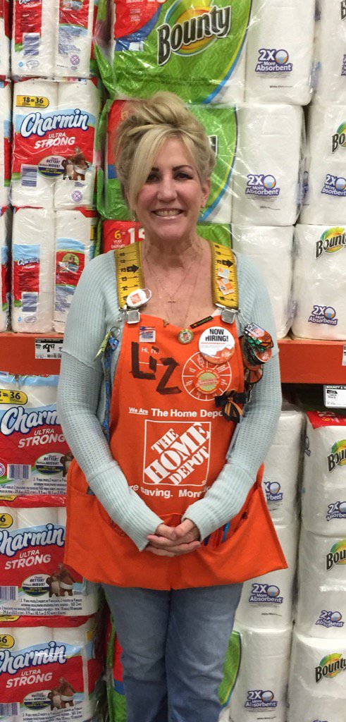 VicRangel2's tweet photo. @LizBoeshore congrats on your supervisor of the month award. So well deserved! https://t.co/4CTlL4bq4M