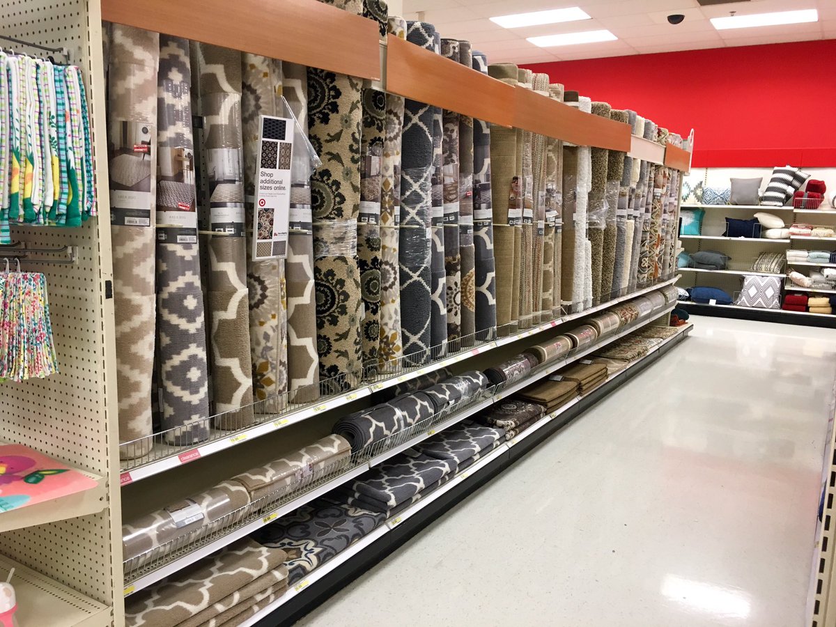 AshleyMarieIde's tweet photo. D-code batch & capacity fill to get these mpg aisles looking full for our guests! #T1419 #instocksninjas #ptmskillz https://t.co/jArIIVBznK