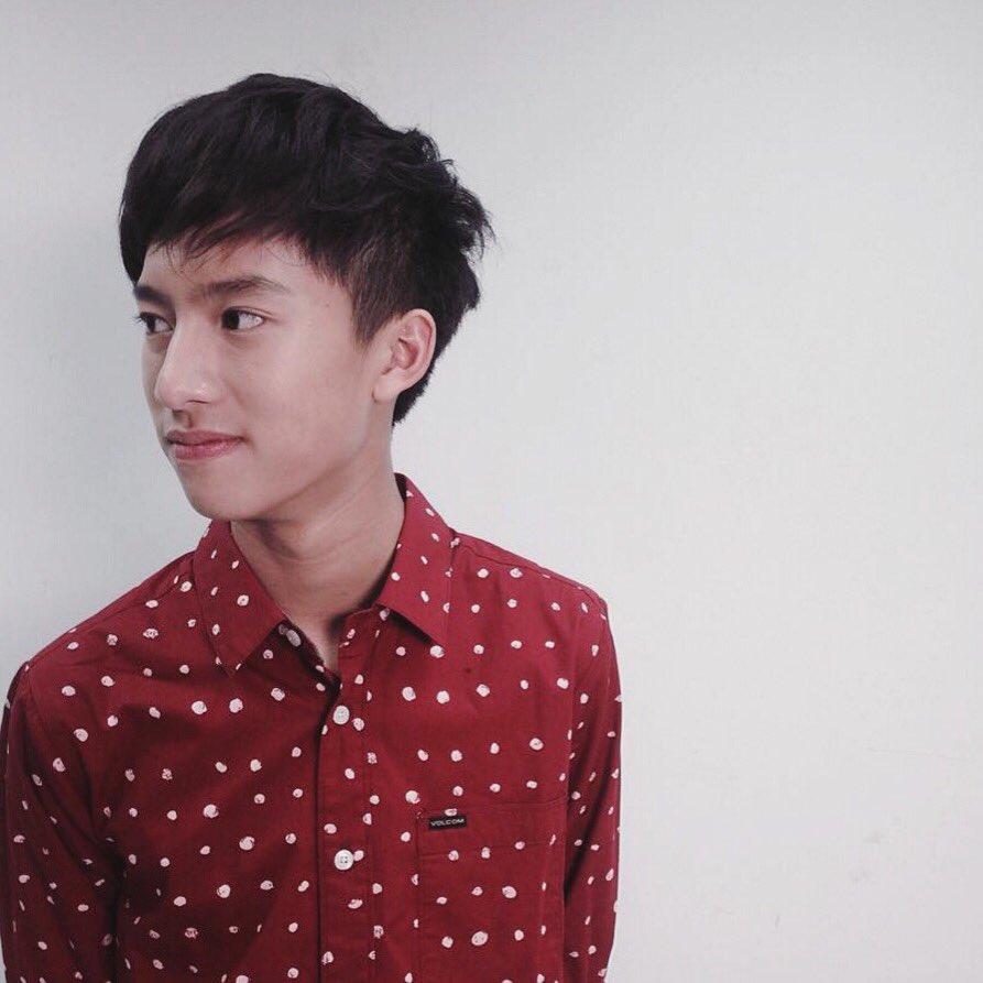 kamikaze_music's tweet photo. ถ้า Marc อยากทำตัวเกินหน้าที่กับแฟนๆขึ้นมาบ้าง.. เพื่อนๆโอป้ะ ? 😝💕
#kamikaze https://t.co/nbJ0kl3M4s