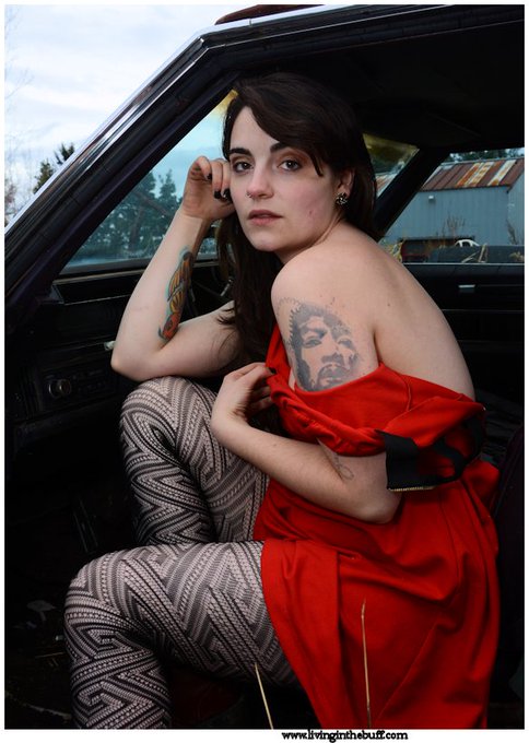 #ThrowbackThursday to a shoot i did in 2013 in a junk yard.. I loved all the cool old cars and that rocking<a href="/tag/throwbackthursday"class="tags">#ThrowbackThursday</a>