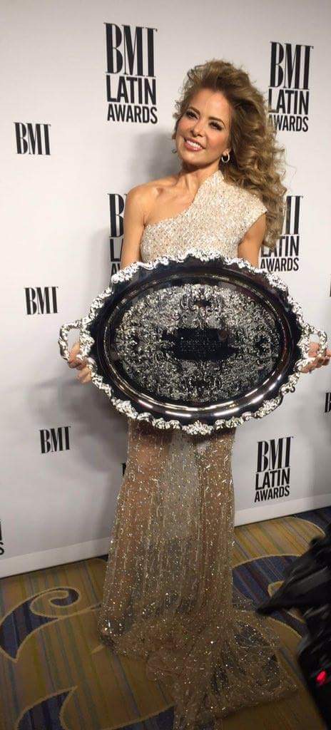 FansTrevianos's tweet photo. Felicidades Gloria vamos por más 
@bmi #GloriaTreviBMIAwards @GloriaTrevi https://t.co/AwQh40b92L
