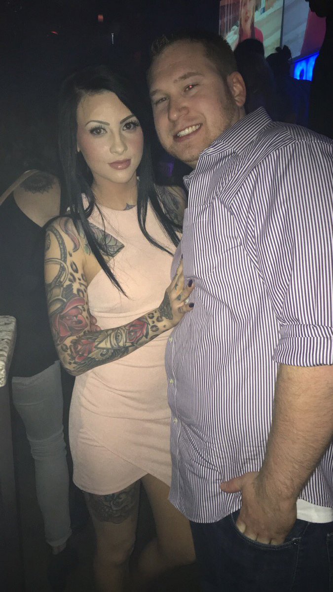 MeetNDrink's tweet photo. U can meet people at bars/clubs just have to try.#meetndrink #meetnewpeople https://t.co/g1MYsg60J5