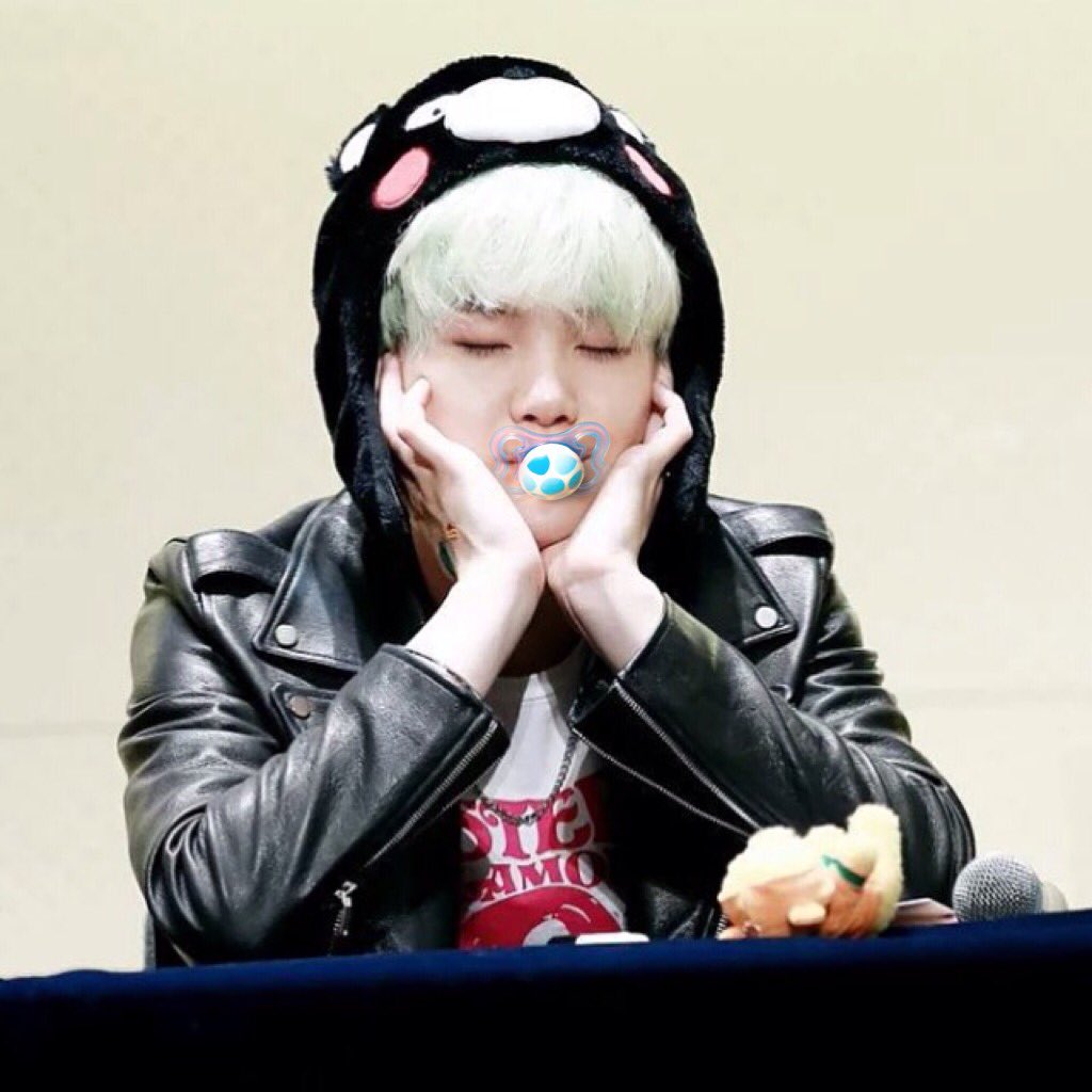 lemonyoongi's tweet photo. the holy trinity https://t.co/mfqskePa9l