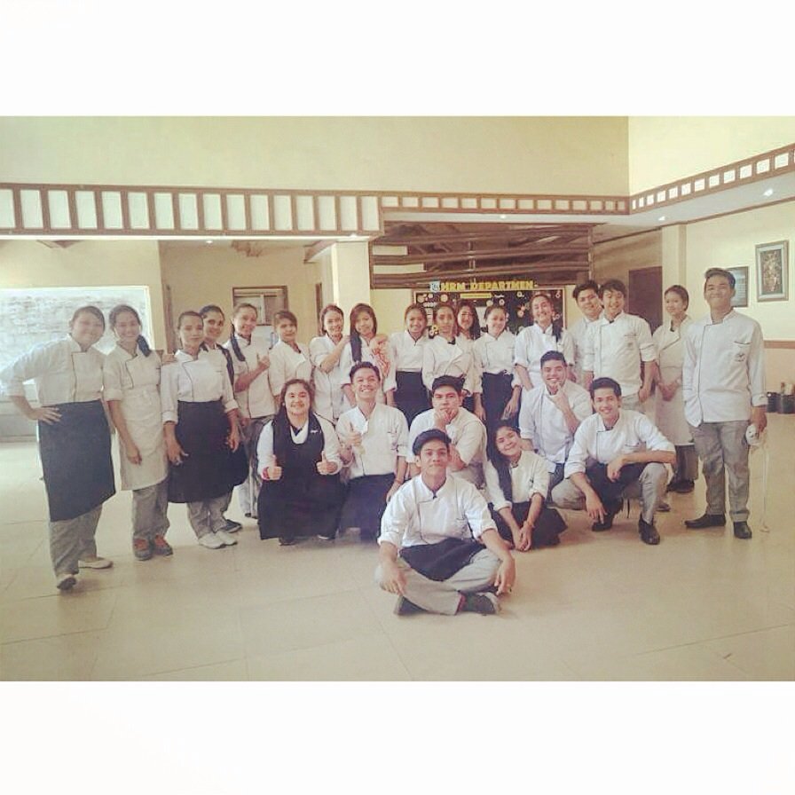 itsjesyka_'s tweet image. 2-A. 💞🍴 #cateringfinalfunction #wednesdaygroup #groupie #goals #proudHRM #NCBAFairview #Aspiringchefs