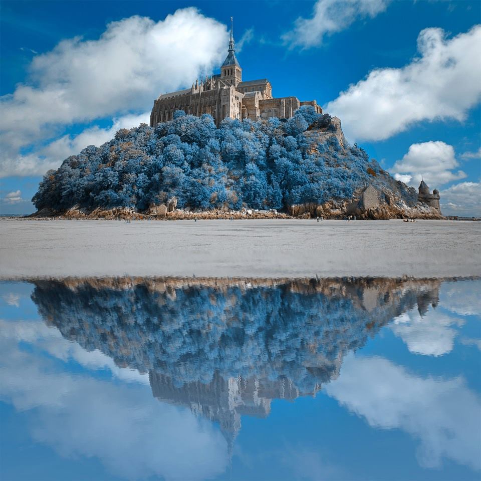 LuxuryGrade's tweet photo. Le Mont-Saint-Michel https://t.co/Ed2yynk91H