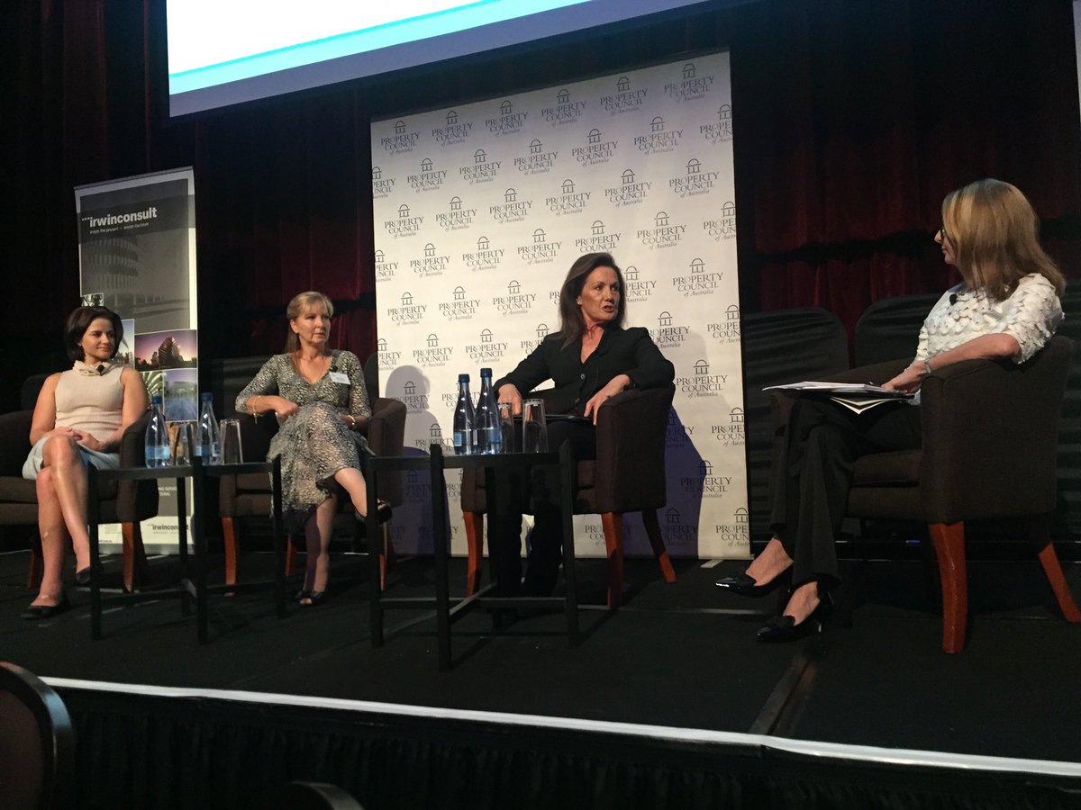 PropCouncil_VIC's tweet photo. Michelle Payne, Wendy Kelly, Amanda Elliott and Jennifer Cunich at this morning's Women in Racing bfast #PropAus https://t.co/edhDaSNBGX