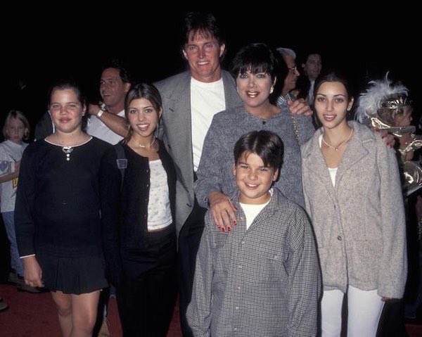 MeninistTweet's tweet photo. The Kardashians before they discovered plastic surgery lmao https://t.co/UEKJobdJz8