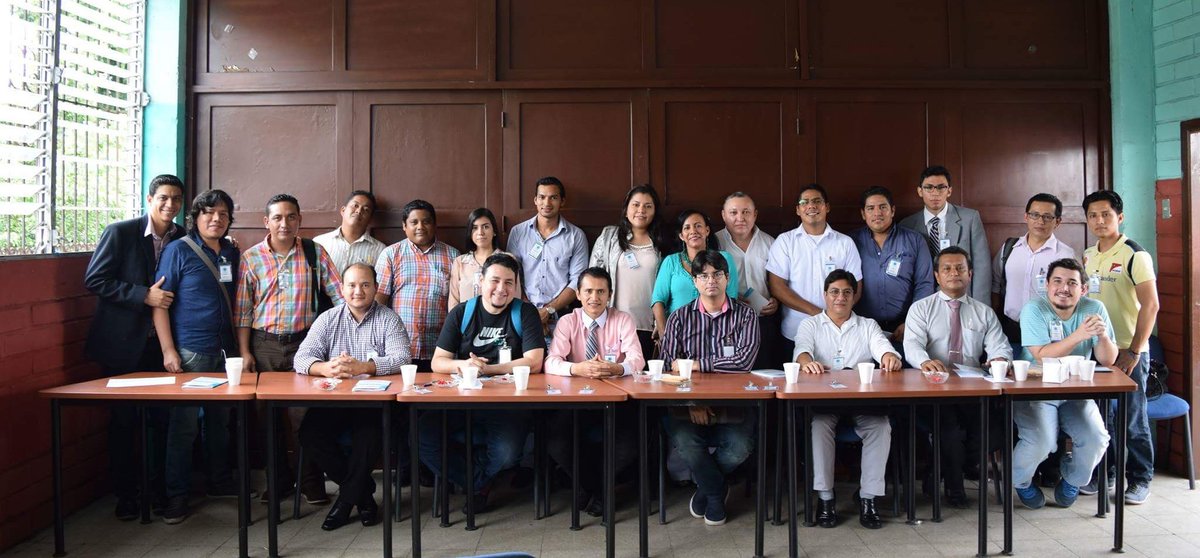 MadelaineMelgar's tweet photo. Mesa Redonda en la Facultad de Diseño Gráfico de @facsoug @FACSOCIABLE #UniversidadDeGuayaquil 😎. https://t.co/fq8XyxifHu