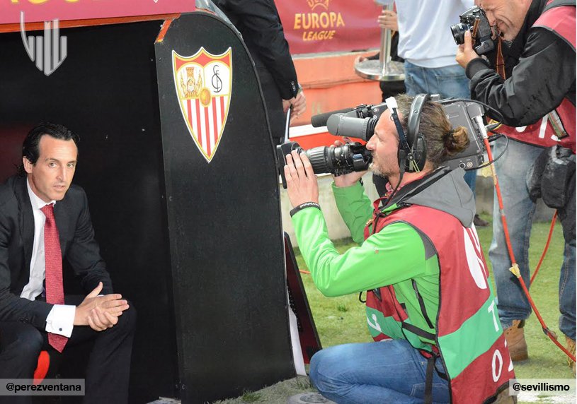 Sevillismo's tweet photo. 100 victorias para @UnaiEmery_ en el #SevillaFC. (100 victorias, 39 empates y 47 derrotas). Gracias por todo, Unai. https://t.co/GodqsLpQIY