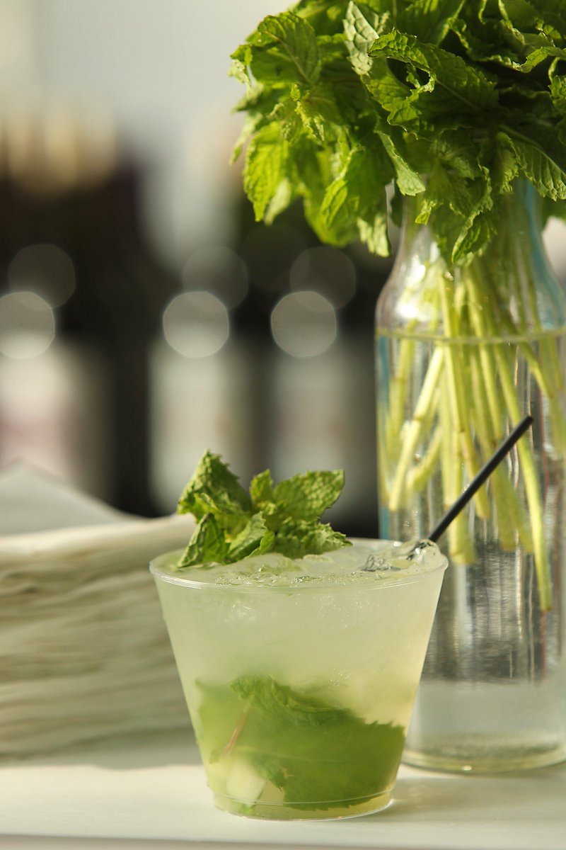 Cucumber Mint Cooler: gin | cucumber | mint | lemon juice | club soda #dinnerlab #cocktails