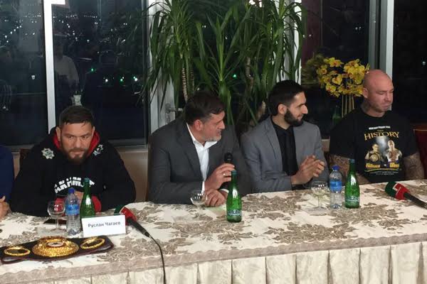 SRABOXINGPRENSA's tweet photo. #boxceo: @rchagaev Y BROWNE SE VIERON LAS CARAS https://t.co/UmuuAN5BsY https://t.co/RMmzpHj0YS
