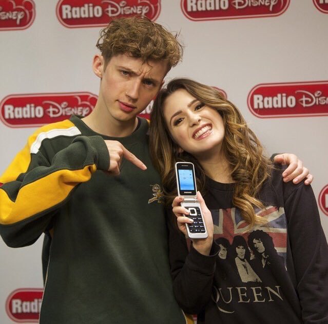 jiminskooks's tweet photo. the legacy of your flip phone will forever live on @lauramarano #VoteLauraMarano #KCA https://t.co/A0dhcRu0rW