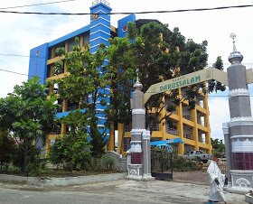 provinsiSUMBAR's tweet photo. Kebutuhan shelter tsunami di Sumbar capai 211. Saat ini ada 70 gedung brfungsi sbg shelter, diantaranya Masjid Raya. https://t.co/wMtAAyaWjT