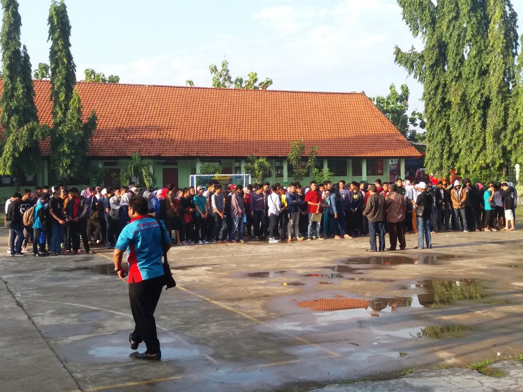 Upacara pemberangkatan study wisata ke Bali.semoga selamat sampai tujuan.semangattttt