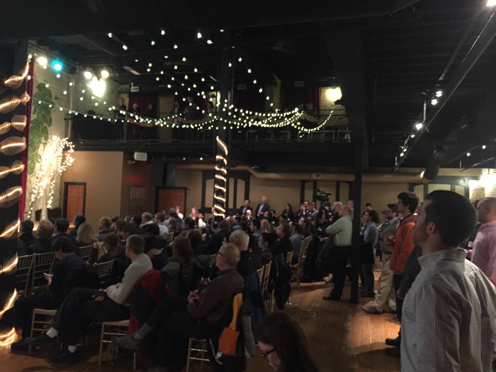 Jay_AHR_'s tweet photo. #SUTV packs @BrownsBrewingCo. Again. #brightboard on stage. // @UVConnect @AlbanyMed https://t.co/nkQYduLyHr