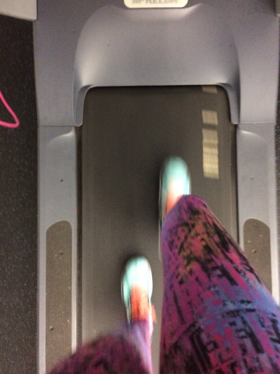 run_terra's tweet photo. Rockin my @DonaJoFitwear at the Cleveland @ChattanoogaYMCA #bearswearleggingstoo #donajo #runcleveland https://t.co/JOfxHJTo8c
