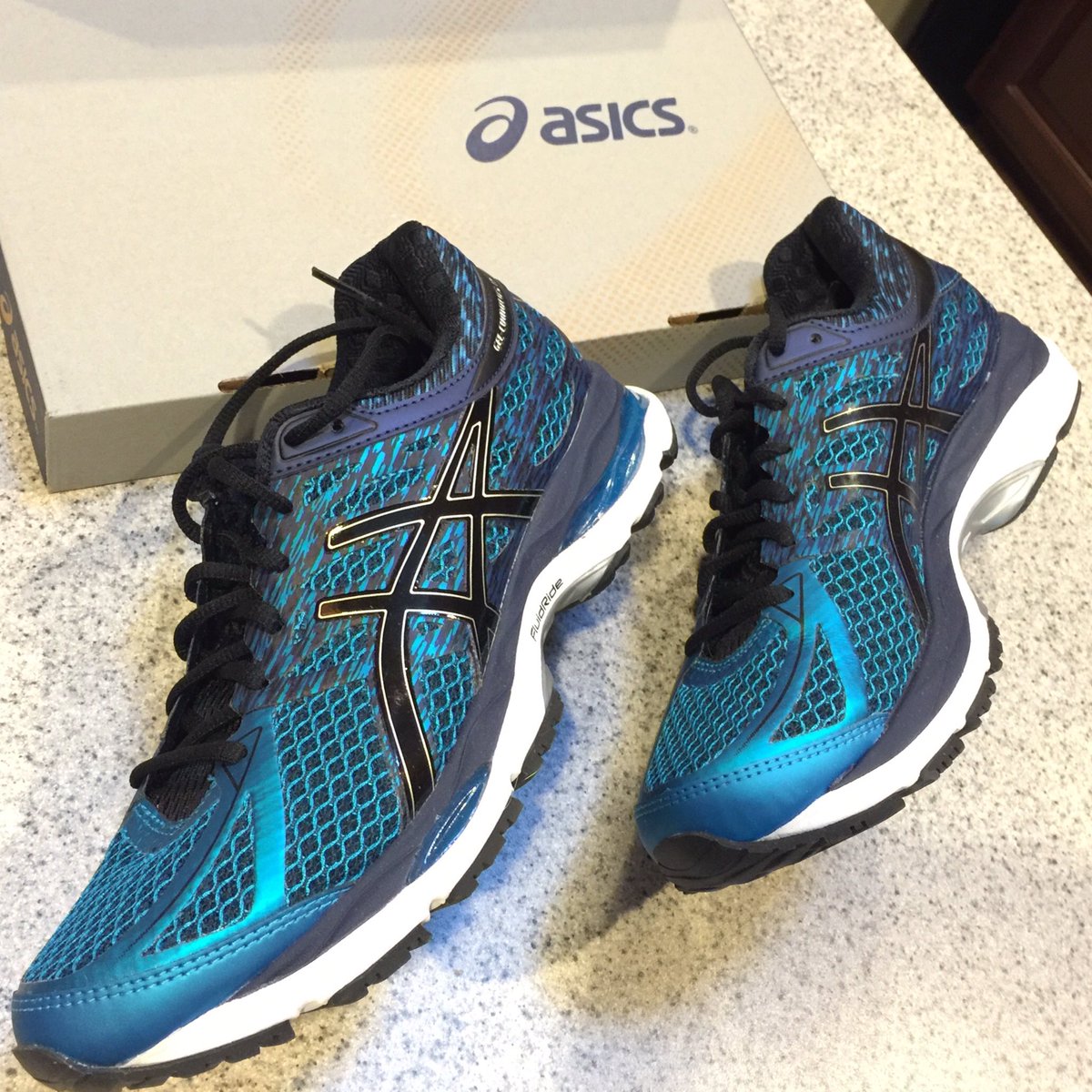 lauraITgeek's tweet photo. I am looking forward to the first run in my new @ASICSamerica Cumulus 17's. The color is awesome! #AsicsFan https://t.co/Vi6arc4ehH