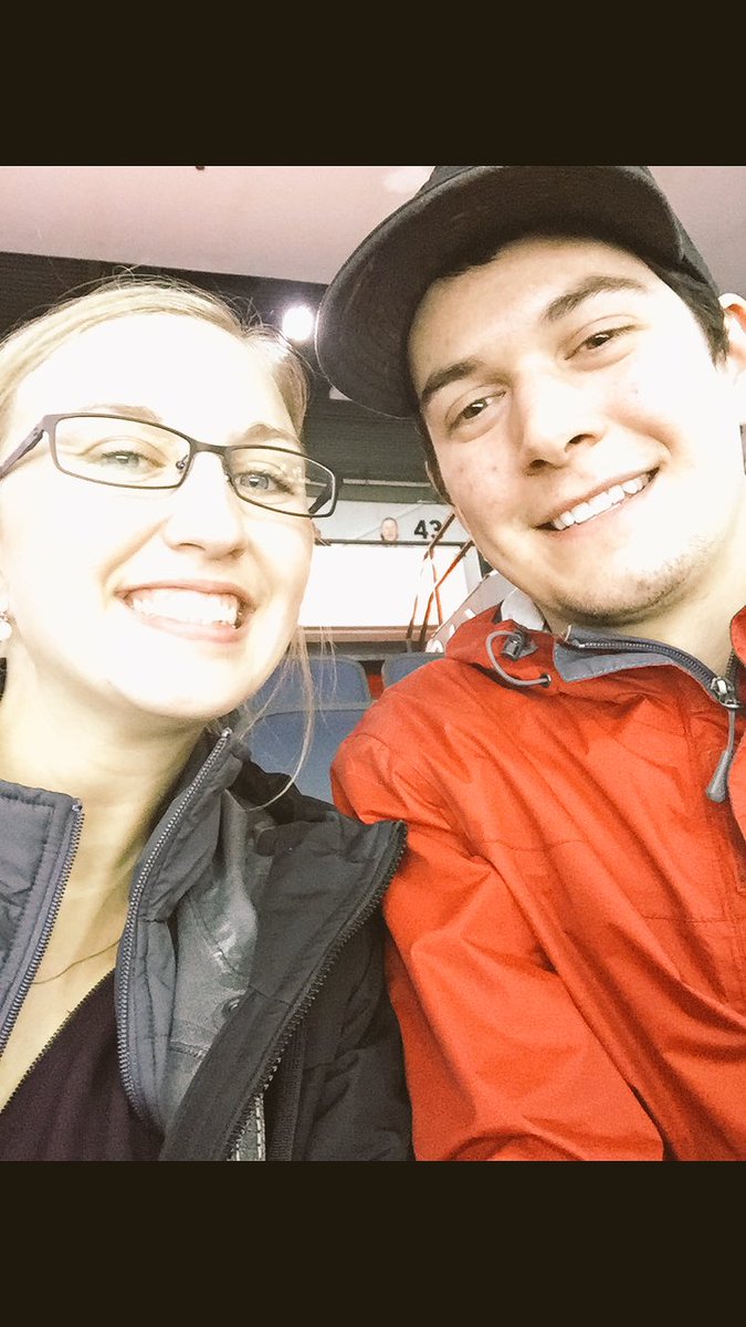 halieemac's tweet photo. GO Moose GO! @HFXMooseheads #cineplexfotg https://t.co/j2jC4OWqjD
