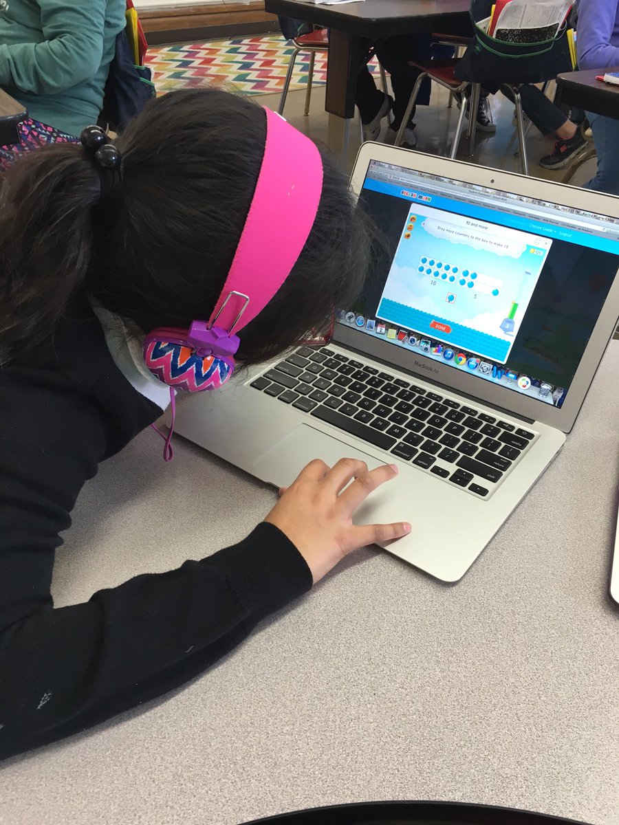 Mrs_Brand1's tweet photo. First day of math splash was a hit! Thanks @StacyRammer ! #MathSplash #HiawathaPride https://t.co/gTawhGit1x