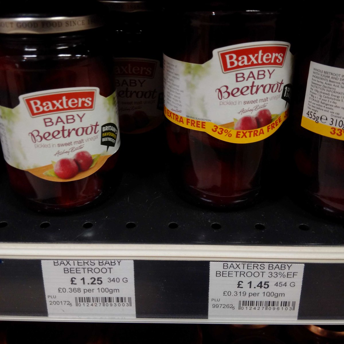 LordDinkus's tweet photo. The one on the right is 33% bigger but 20p more so not 33% extra free. @dikeandson https://t.co/jPUoEMQrua