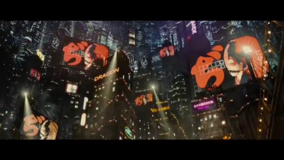 Kagaseknight テラフォーマーズ これが西暦2599年かどうかは差し置いて もろにブレードランナー的なちょっと 勘違い日本入ってるアジアンなサイバーパンク都市の再現度はべらぼうに良い 小栗旬の背後のフォント使いもハリウッドの勘違いセンスっぽい