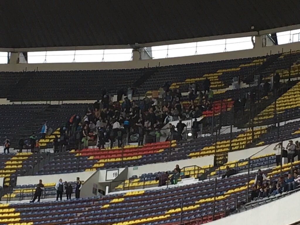 AmericanCasual1's tweet image. 120+ ECS members in Azteca for #CCL. #awaydays #soundersfc