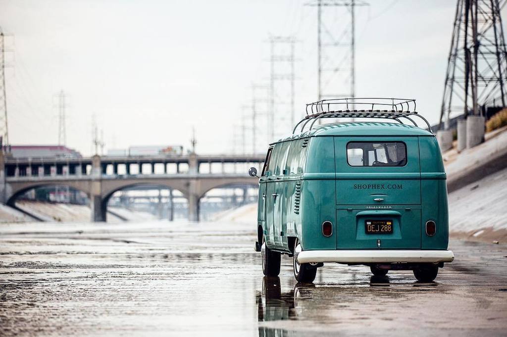 hex_brand's tweet photo. #theHEXbus riding clean on a dirty river #VWednesday #HEXplore #LAriver #dtla #splitty #ai… https://t.co/1uGdj1YP8R https://t.co/HCg9Gj4vaY