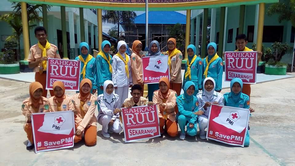<a href="/PMR_SMKN2Sipat/">PMR Wira SmkdaSipat</a> #SavePMI Kawal Sahkan  #RUUKepalangmerahan <a href="/DPR_RI/">DPR RI</a>  <a href="/jokowi/">Joko Widodo</a> <a href="/netmediatama/">Netmedia</a>,klo bukan qt siapa lagi !