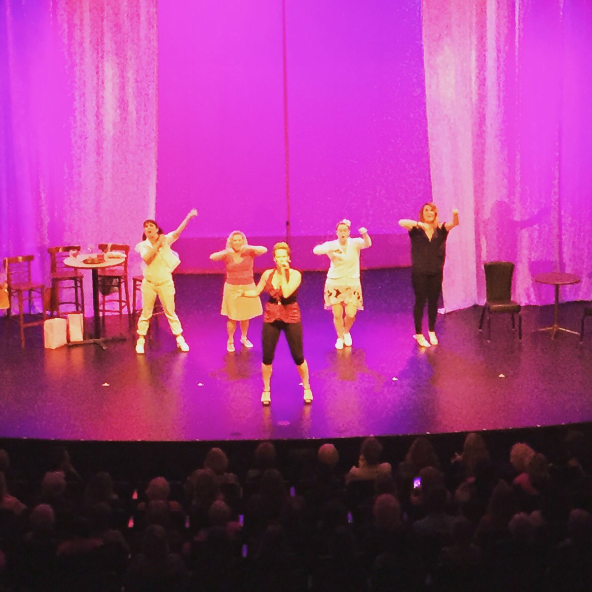 Let's party, #stpetersburgfl!! It's Girls Night!! #palladiumtheater #girlsnightthemusical #gntm