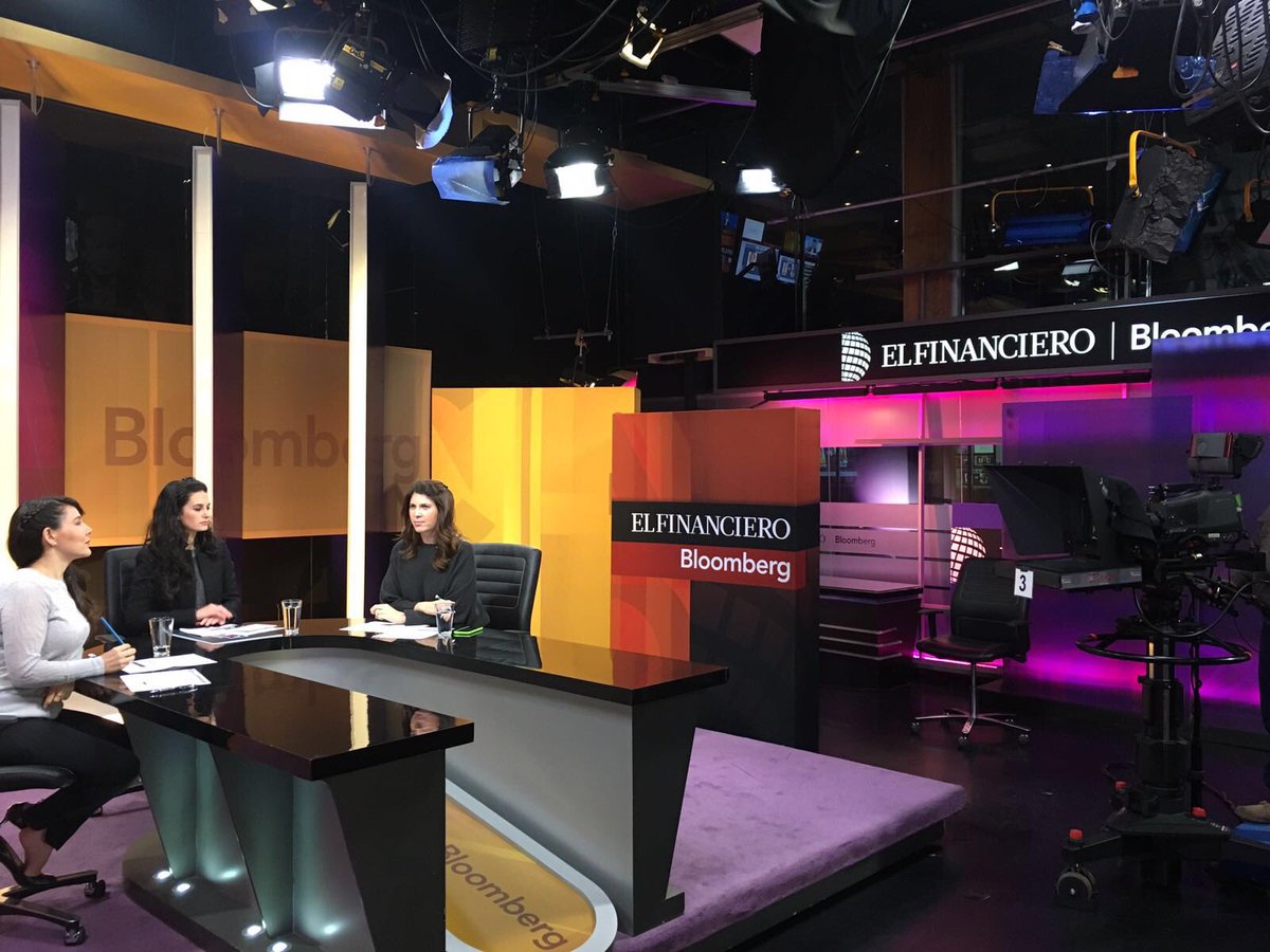UrnaTrasOtra's tweet photo. #Entrevista con @azapatah del @imcomx sobre la Ley #3de3 https://t.co/IHRdnkCg7f