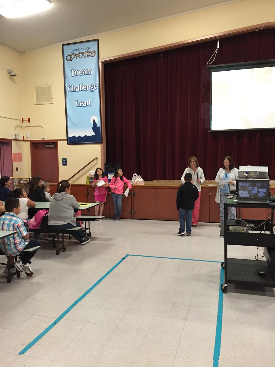 CambridgeMDUSD's tweet photo. We are proud of our reclassified students!! #parentpresentation #mdusdpride @ELLyeah_mdusd @jaeEdLead @MtDiabloUSD @ https://t.co/cEqoSj5KZd