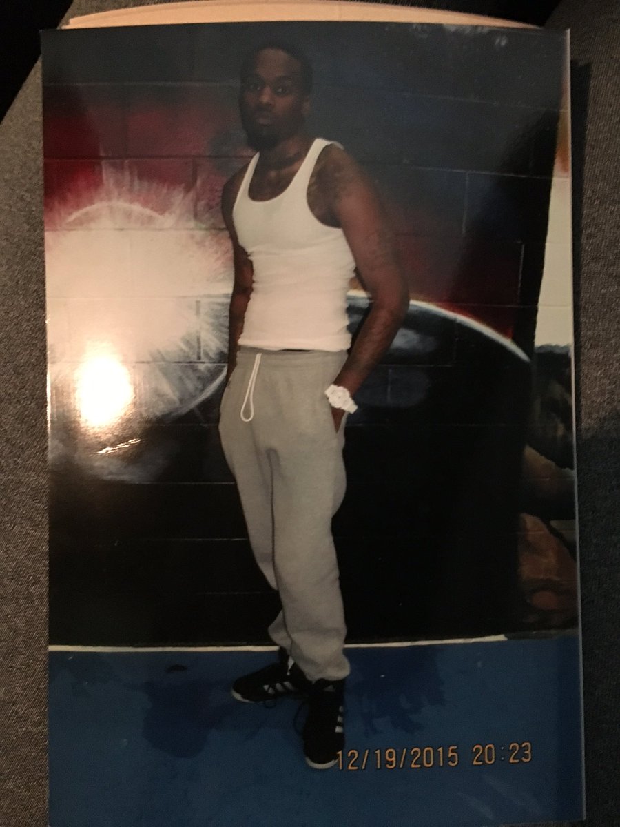 MackManMoe's tweet photo. I'm Locked Up Not Washed Up.... Soon I Shall Return #DaMack💯🔫💪🏾 https://t.co/cznuQA5bHR