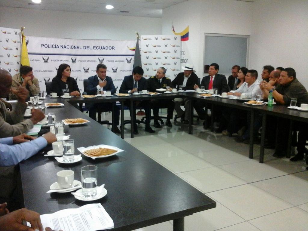 CibelesAtenea's tweet photo. 78 años @PoliciaEcuador,digna institución un saludo grato a quiénes en todo momento están junto a la gente! @ppsesa https://t.co/8Xucjtbg9A