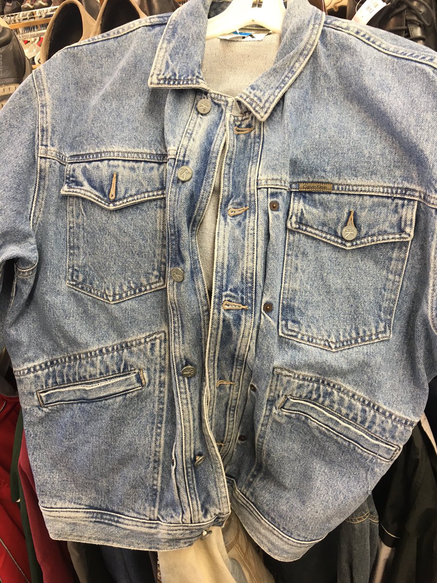 thriftDOTsupply's tweet photo. Calvin Klein Denim Jean Jacket Size M $28
https://t.co/6BhvUufazH https://t.co/84EeunFCEs