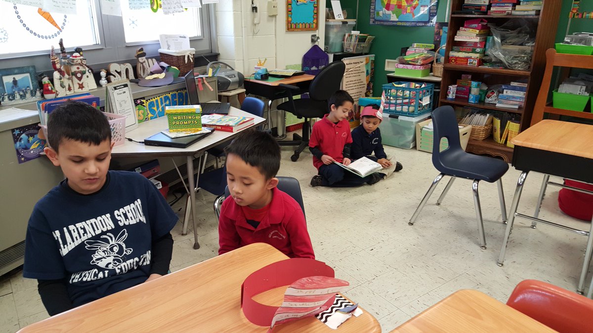 SecaucusPSD's tweet photo. Mrs. Mongiello's 2nd grd Ss paired up w/K Ss @ #Clarendon during #ReadAcrossAmerica #SecaucusReads https://t.co/ExfH9MhGja