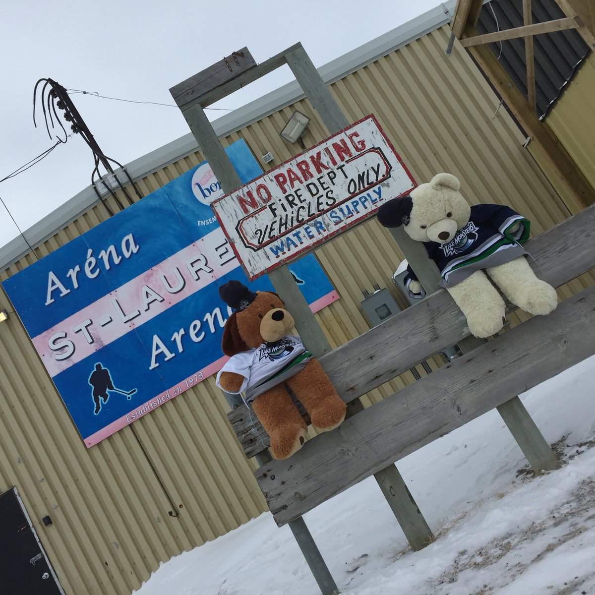 khvstaurent's tweet photo. Follow us on our journey to WIN A SPOT FOR KRAFT HOCKEYVILLE!!! https://t.co/TI4p2Q9znT