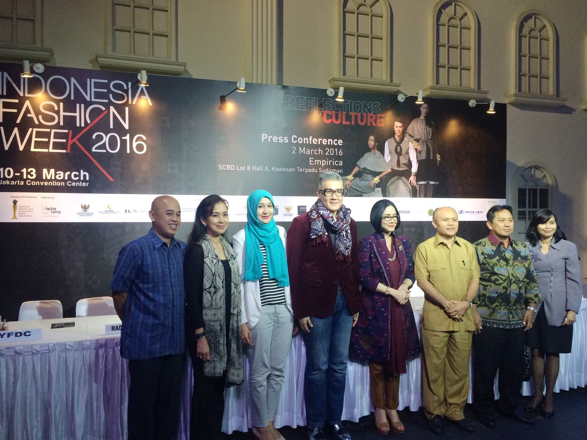 Indonesia Fashion Week 2016,mengusung budaya Indonesia "Reflection of Culture"<a href="/IFW_Official/">The Official IFW</a>
facetofeet.com/event/1749/ind…