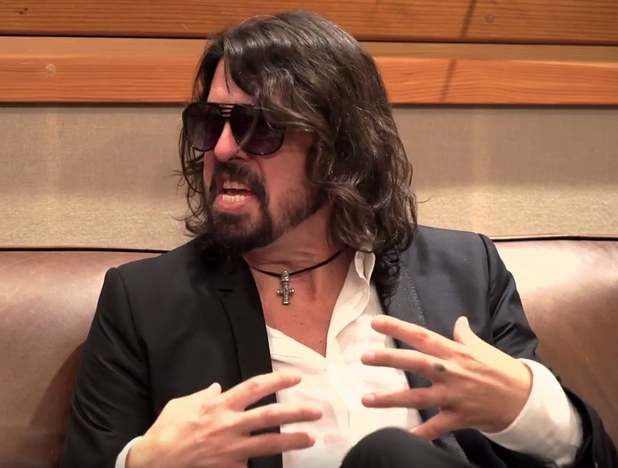 Amen! Dave Grohls Humor bleibt uns erhalten. Die <a href="/foofighters/">Foo Fighters</a> trennen sich nicht! fm1today.ch/die-foo-fighte…