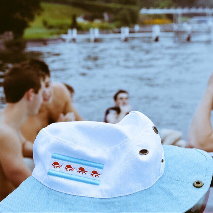 TheSeamStreet's tweet photo. Spring Break essentials..25% off sale going on now! Free bottle opener with every order https://t.co/Jw7DSjlyi7