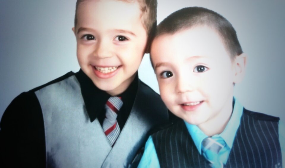 Kaylaheredia3's tweet photo. My babies school pictures https://t.co/al4mpefPbN