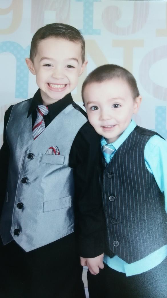 Kaylaheredia3's tweet photo. My babies school pictures https://t.co/al4mpefPbN