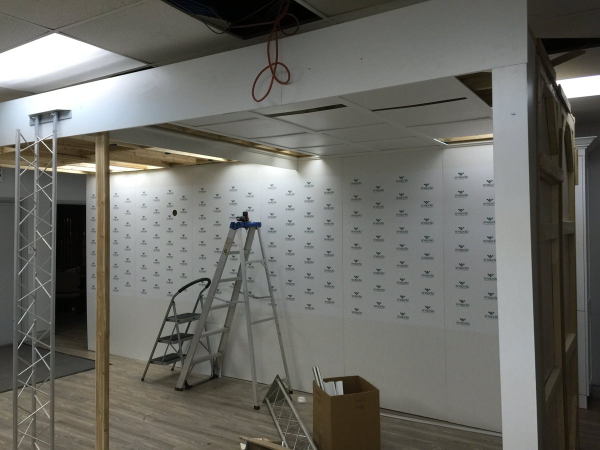 SnapclipSystem's tweet photo. Getting our display ready for @homeshowsTO 03-11 to 03-20 at the Enercare Centre, #Toronto! #snapclipsystem https://t.co/nqL2cB5ifp
