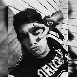Seba_raw's tweet photo. #EnFacebookNuncaFalta Mis fotos aburridas jajaja #aburrido https://t.co/WkVCwCBWTM