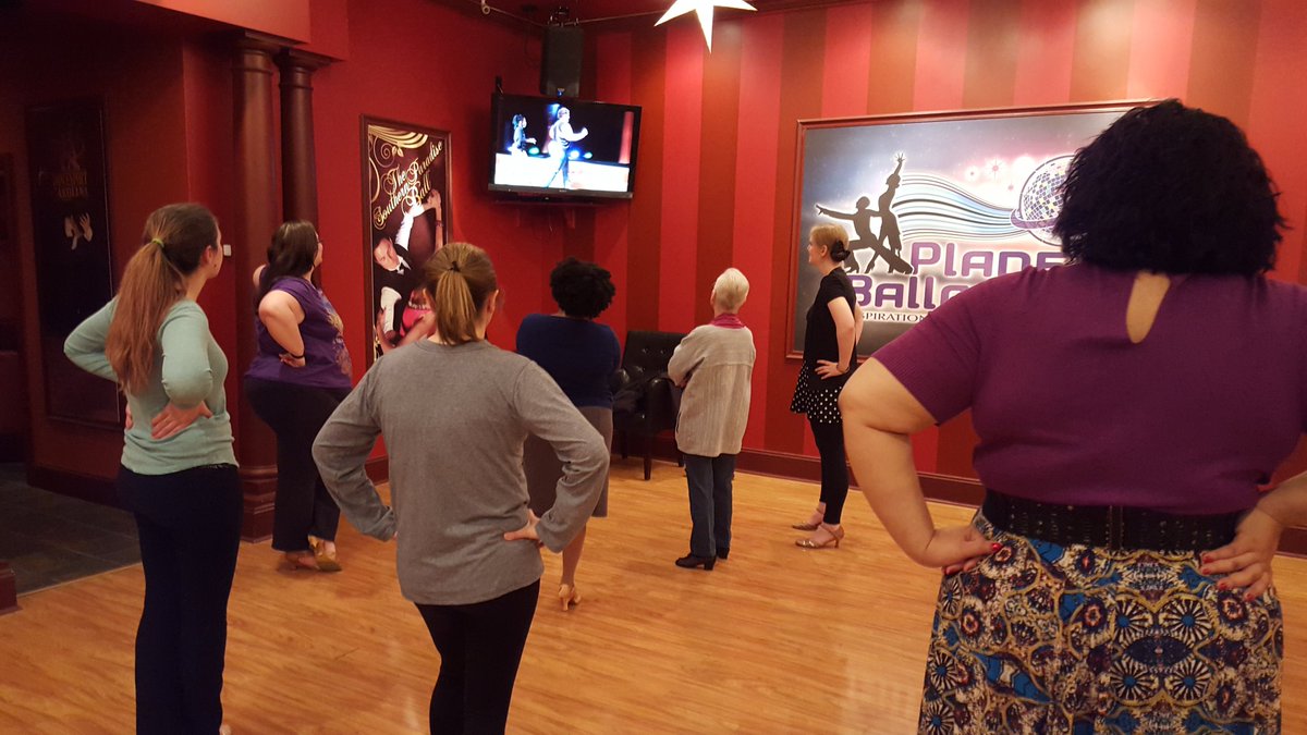 KTeasOnline's tweet image. #PBLW #CrownTownCarnival2016 played on monitor. #Bronze1TangoMambo kept halting to watch fellow #DanceFamily dances!