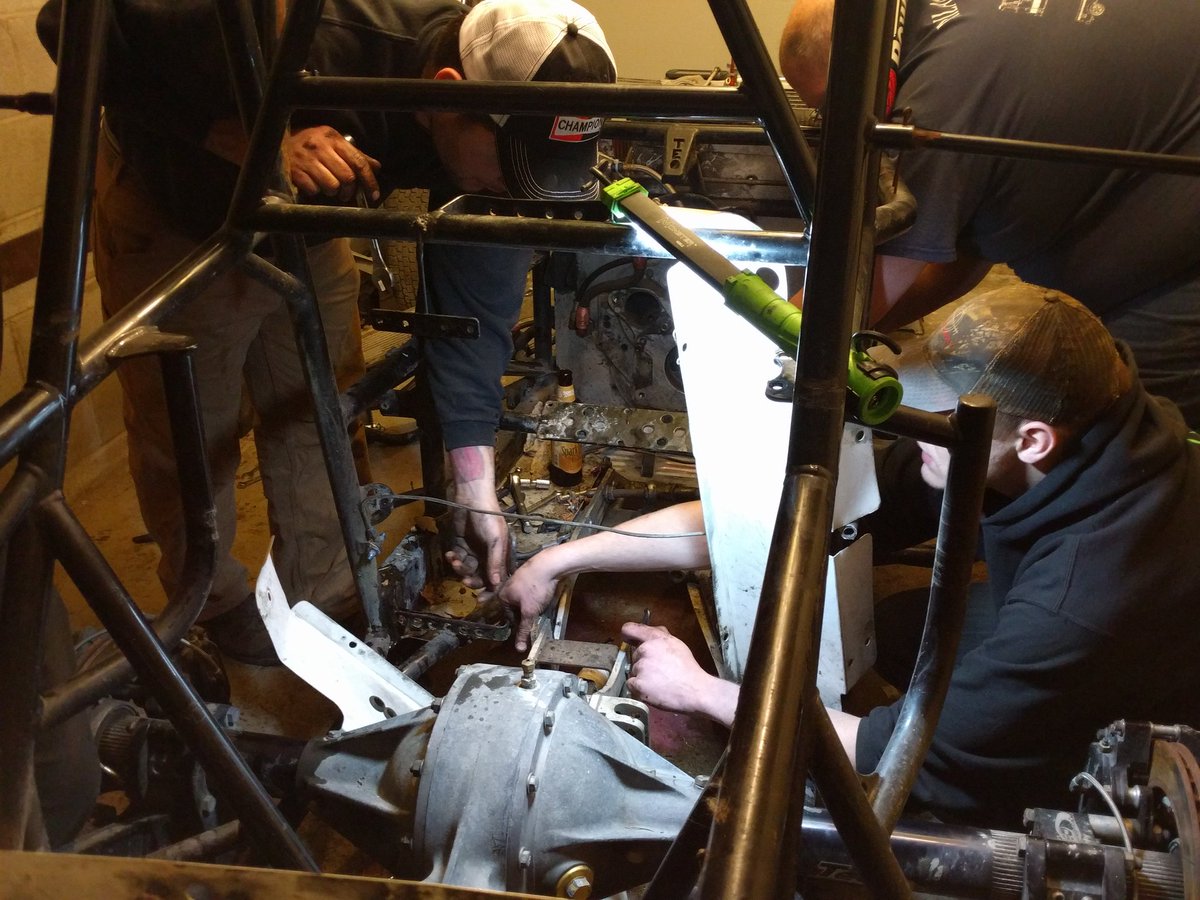 ktr98jr's tweet photo. Getting down to it! @TEOPROCAR @racing2cure #fullyloaded #DIRTcar #sportsman https://t.co/YIHdidnJgH