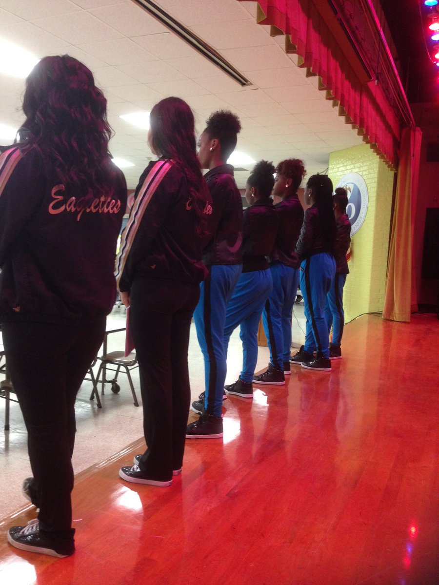 IkeEaglettes's tweet photo. Thanks Hoffman for letting us perform! @HoffmanHornets #vertical #recruits #dance #eaglettes https://t.co/gzcvrqnA6T