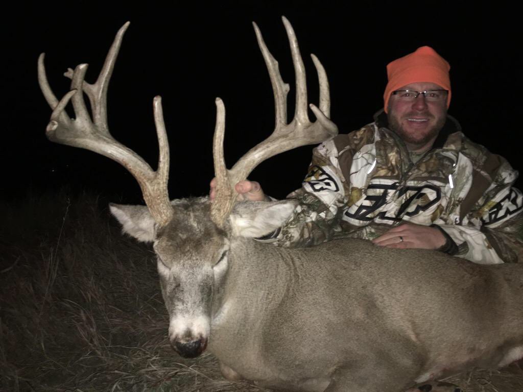 RRPrecision's tweet photo. Another #whitetailwednesday dedicated to the #whitetailslayer himself. #hunting #rifle #customgun #midwest https://t.co/9zfbcKaLqO