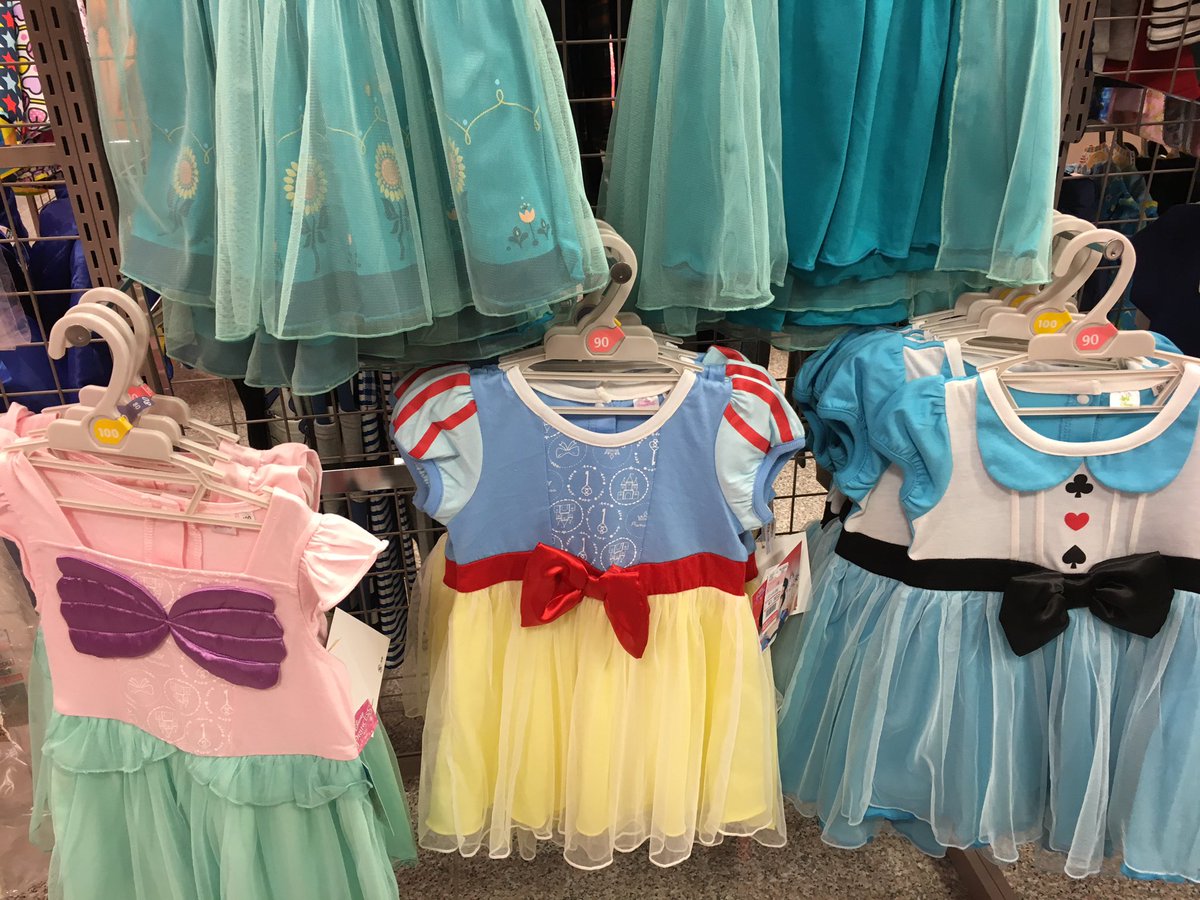 ひな しまむらでまた新しいディズニープリンセスなりきりワンピ出てた 娘にアリス買いました 半袖だからまだしばらく着せられない 早く着せたい しまむら T Co Abik9jnrem