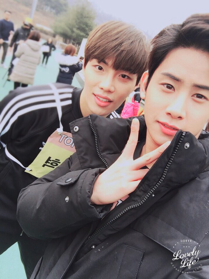 2014_HOTSHOT's tweet image. #호정 #준혁 이 형이랑 뭐하고있게요? ㅎㅎㅎ #개봉박두