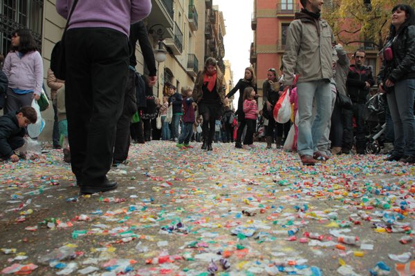 Asabal79's tweet photo. Avui es #SantMedir Coneixes la #llegenda? El pq dels #caramels ?? #Barcelona https://t.co/0Z19j0URg8